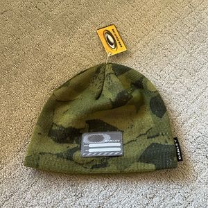 NWT Oakley Beanie